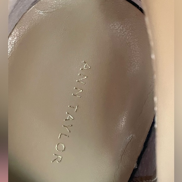 Women’s rust colored Ann Taylor Loft suede boots - Picture 6 of 8